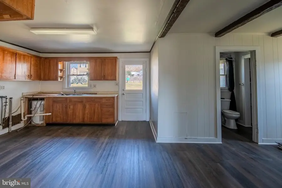 488 Ash St, Strasburg, VA 22657 - #3
