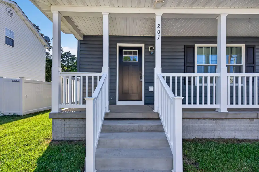 207 S Loudoun St, Strasburg, VA 22657 - #2