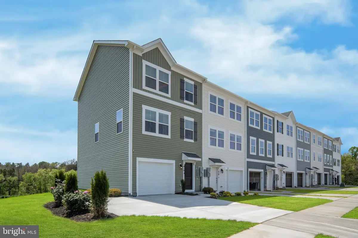 450 Sophie St, Strasburg, VA 22657 - #1