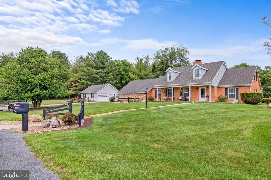 908 Jonathan St, Woodstock, VA 22664 - #3
