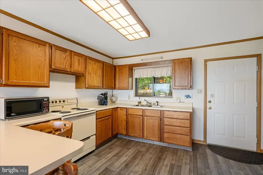 685 N Maple, Mount Jackson, VA 22842 - #3