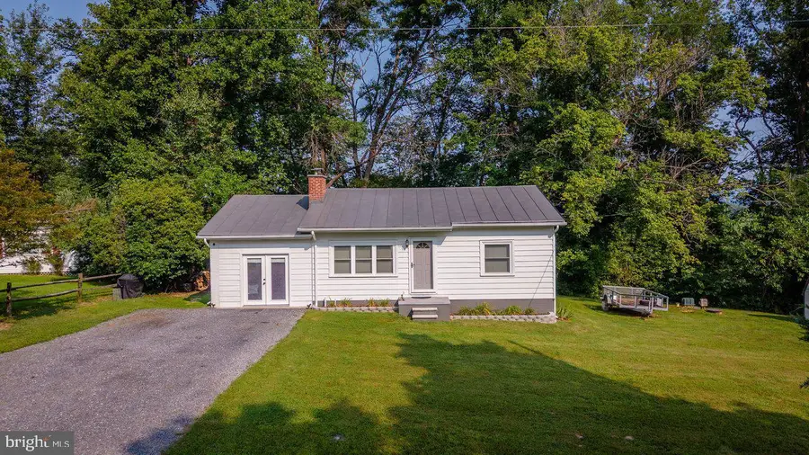 55 Lake Dr, Edinburg, VA 22824 - #2