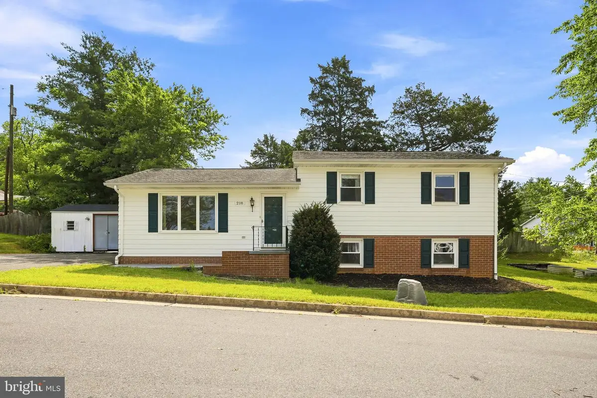 218 Locust Dr, Strasburg, VA 22657 - #1