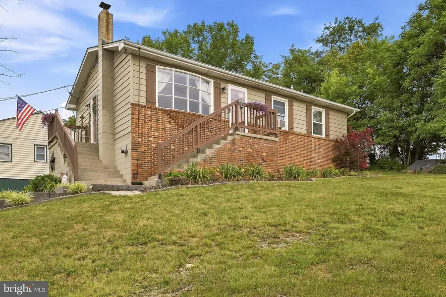 326 Sunset St, Strasburg, VA 22657 - #3