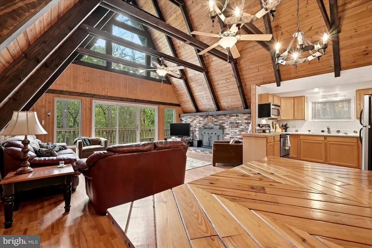863 Lee Rd, Basye, VA 22810 - #1
