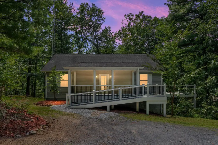 566 Ironwood Rd, Mount Jackson, VA 22842 - #3
