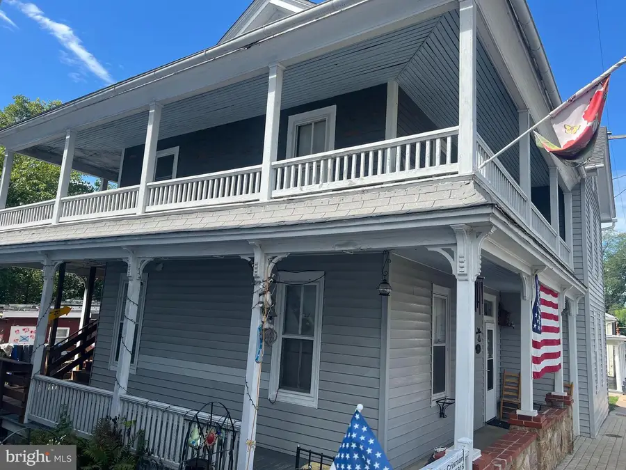 105 N Main St, Edinburg, VA 22824 - #3
