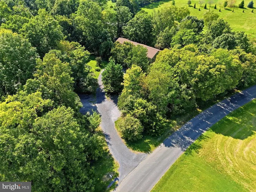 2891 Saumsville Rd, Maurertown, VA 22644 - #2