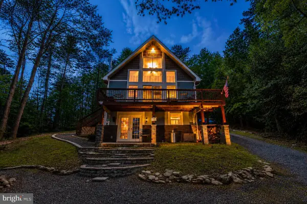 190 Longstreet St, BASYE, VA 22810