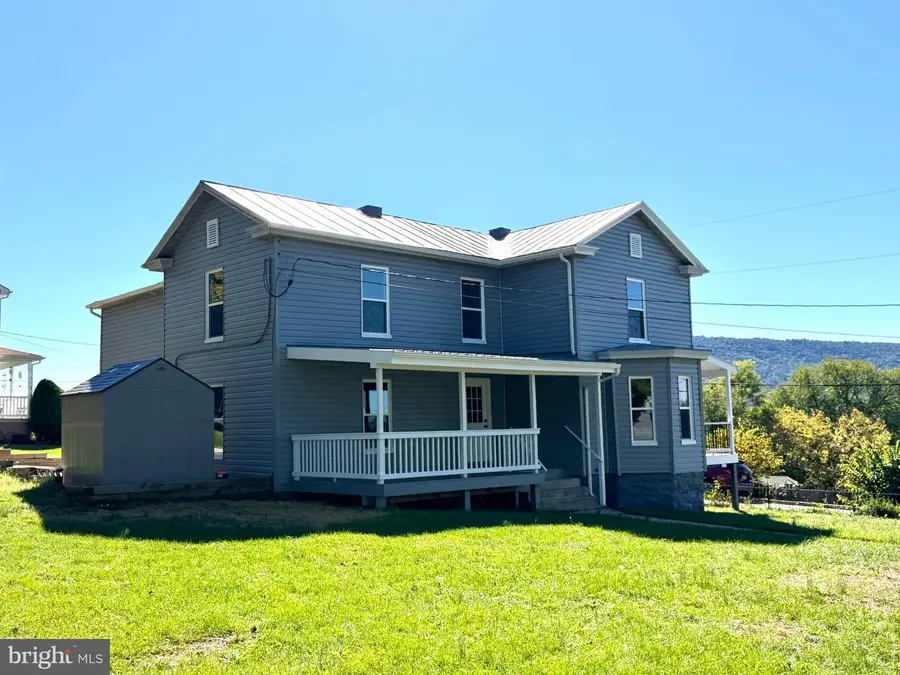 427 Thompson St, Strasburg, VA 22657 - #2