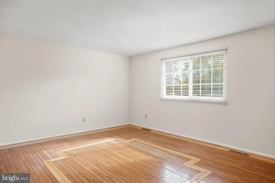 5068 Macnamara Dr, Fredericksburg, VA 22407 - Image #2