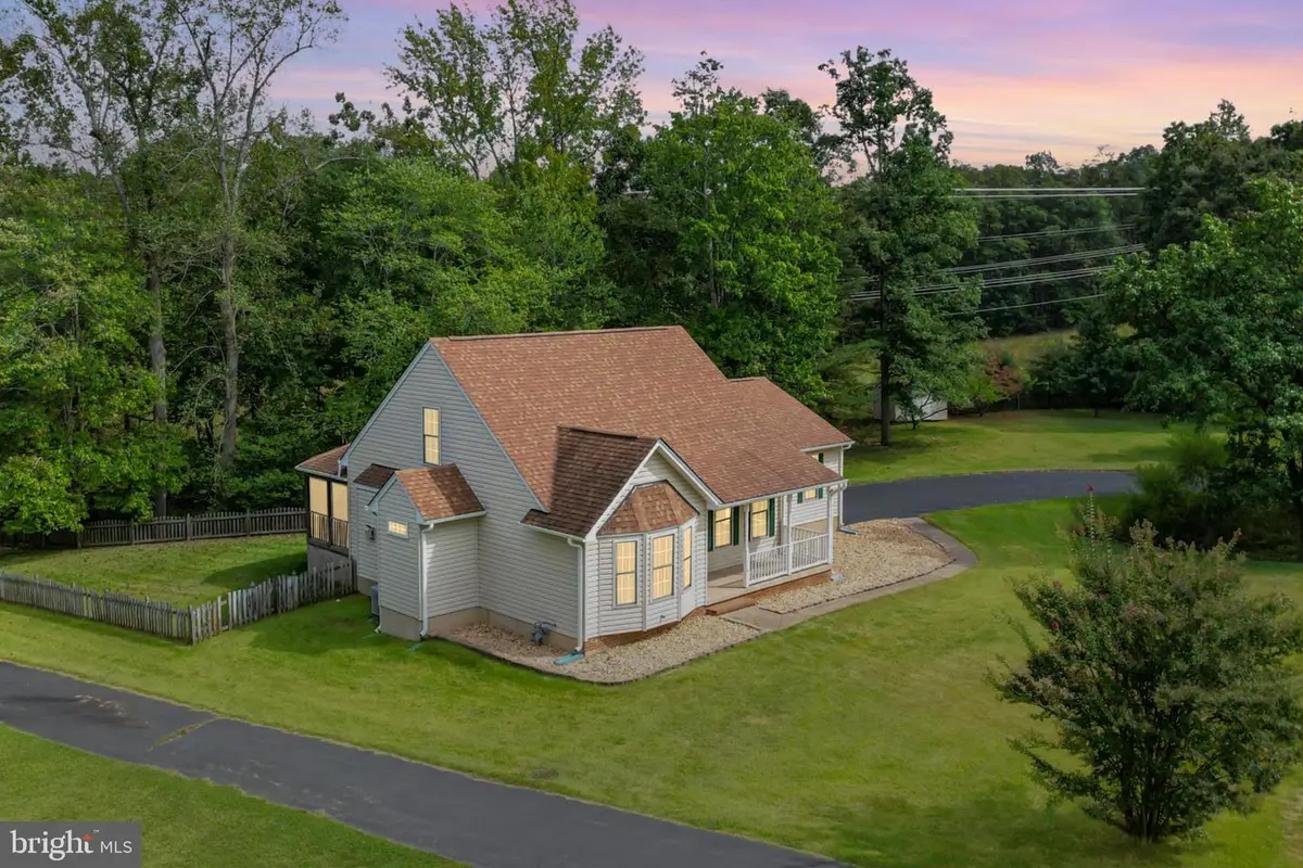 11308 Springfield Dr, Fredericksburg, VA 22408 - Image #1