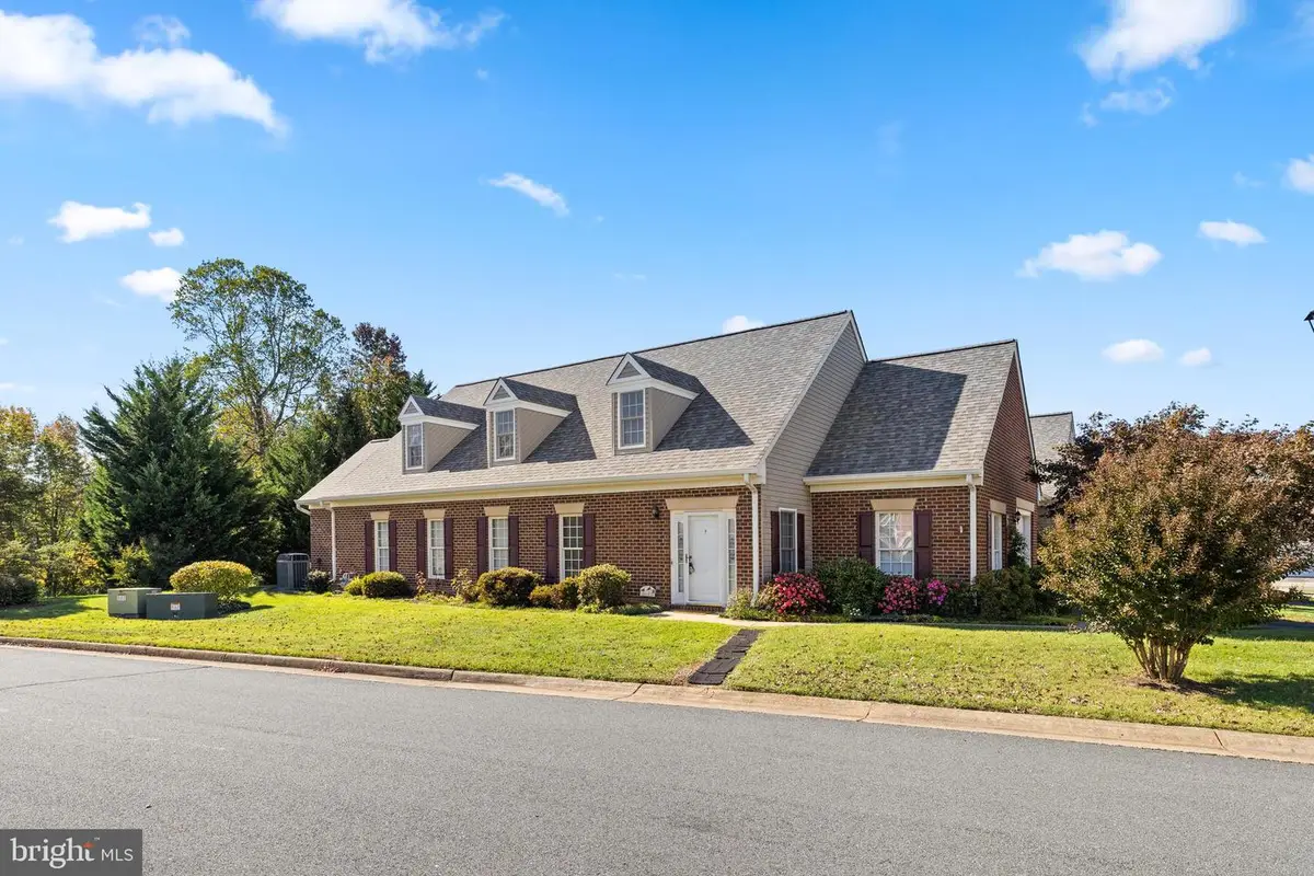 11015 Scottwood Ln, Fredericksburg, VA 22407 - Image #1