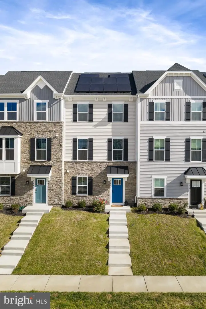 9342 Tanfield Dr, Fredericksburg, VA 22408 - Image #2