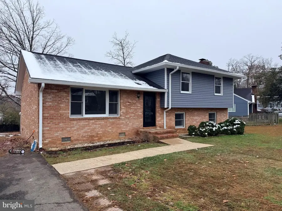 537 Butternut Dr, Fredericksburg, VA 22408 - Image #2