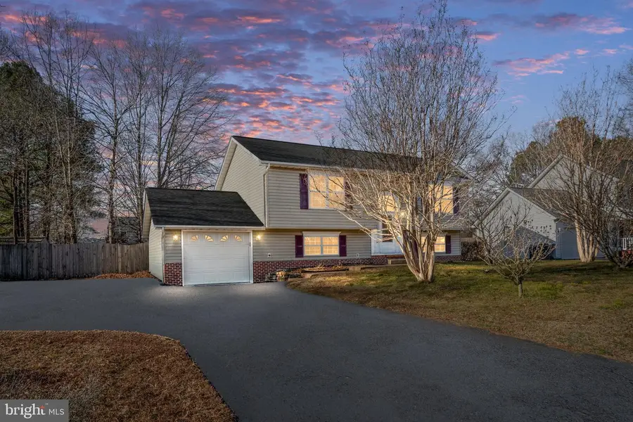 8802 Kent Ct, Fredericksburg, VA 22408 - Image #2