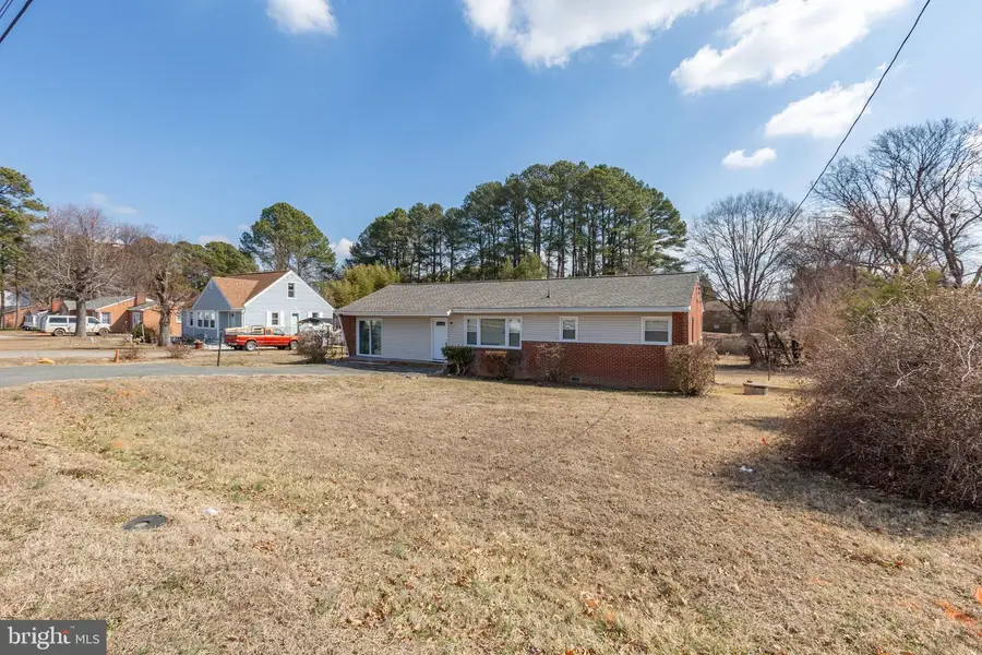 1305 Bragg Rd, Fredericksburg, VA 22407 - #3