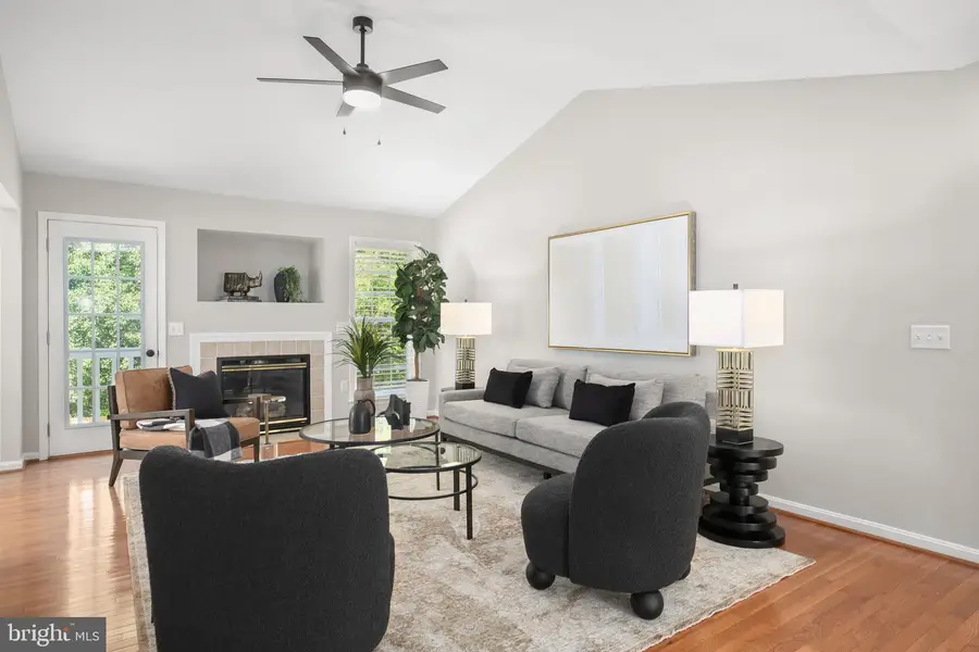 424 Laurel Ave, Fredericksburg, VA 22408 - #3