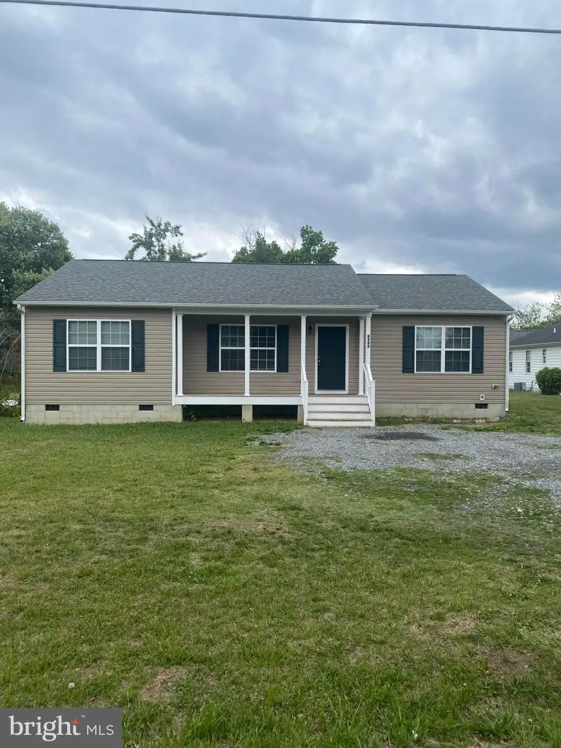6338 Old Plank Rd, Fredericksburg, VA 22407 - #1