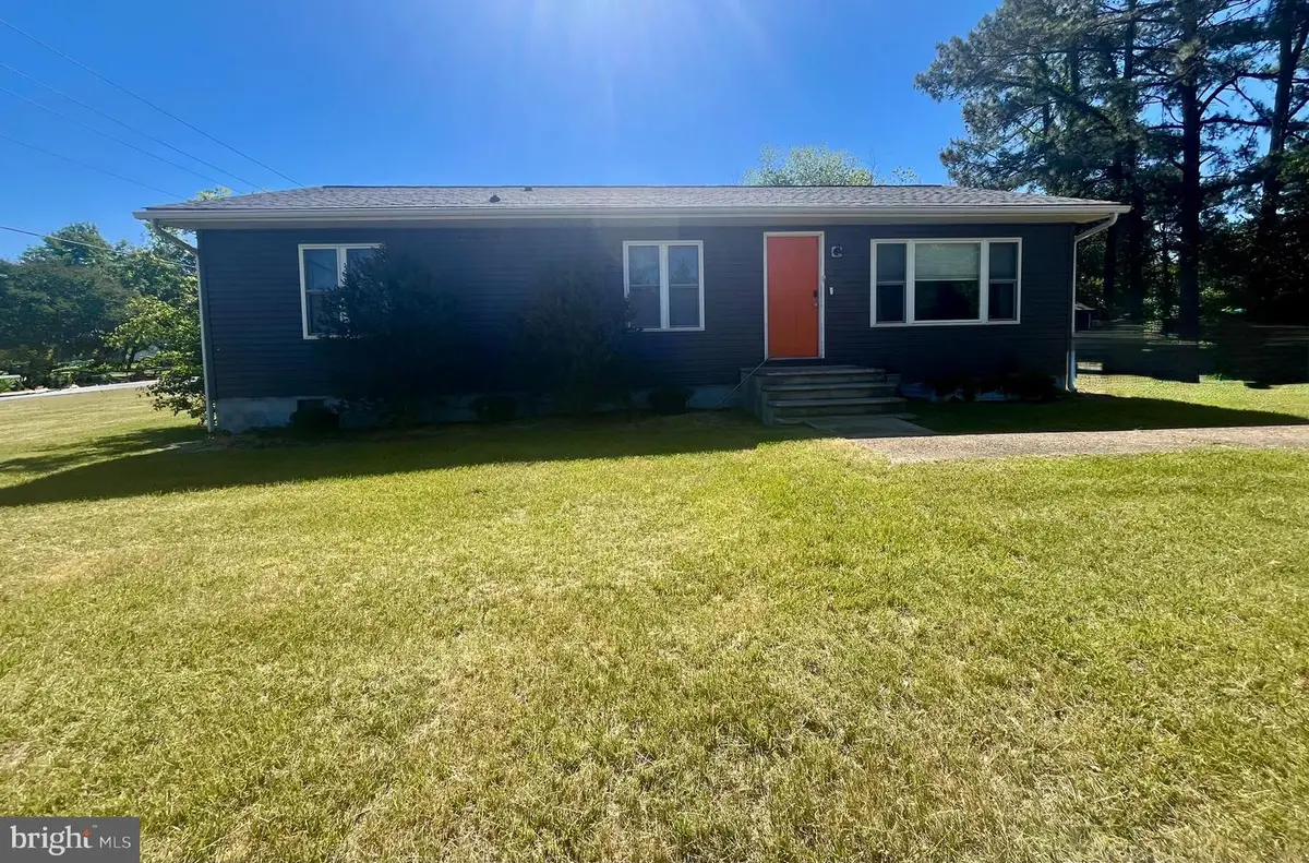 11635 Ashby Dr, Fredericksburg, VA 22407 - #1