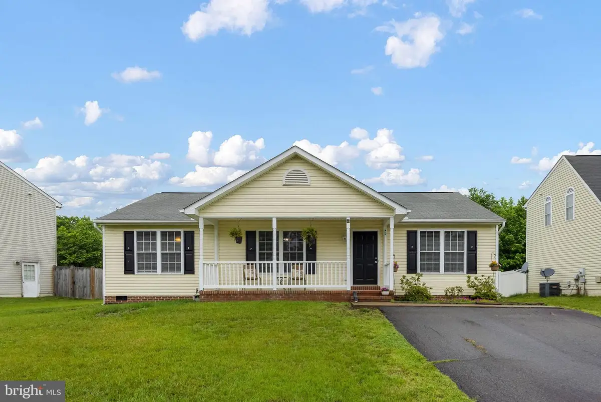 10322 Wisteria Dr, Fredericksburg, VA 22408 - #1