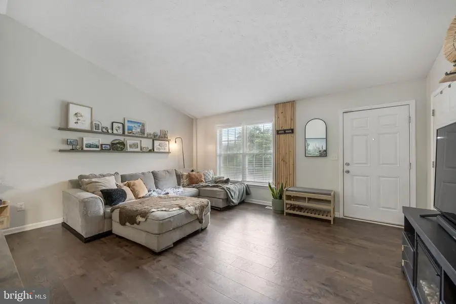 10322 Wisteria Dr, Fredericksburg, VA 22408 - #3