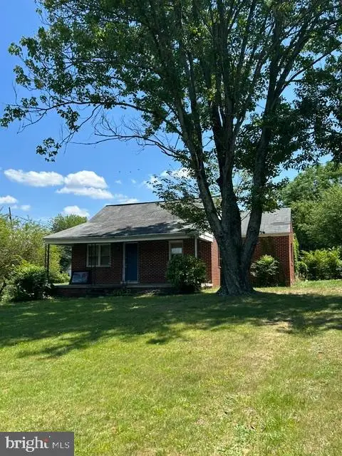 6522 Old Plank Rd, Fredericksburg, VA 22407 - #1