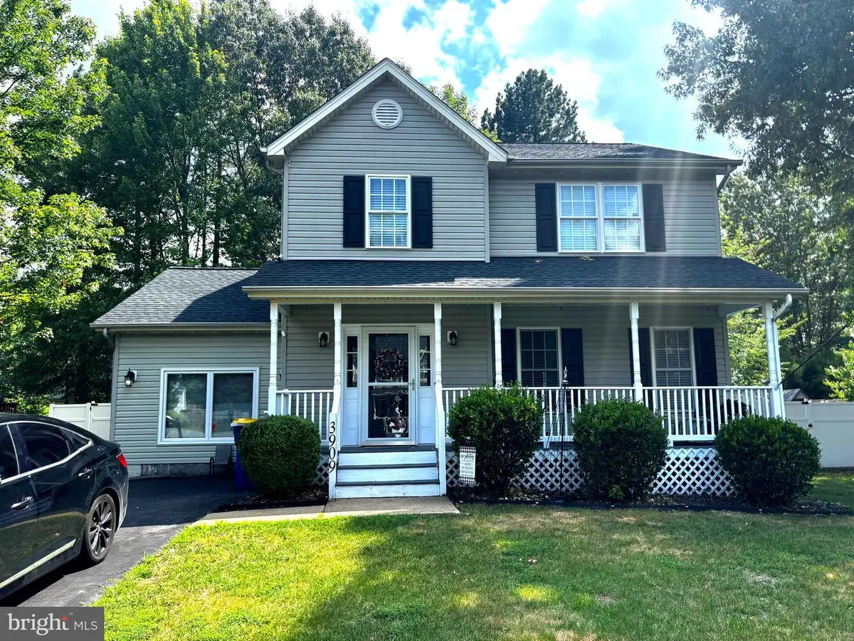 3909 Lancaster Ring Rd, Fredericksburg, VA 22408 - #1