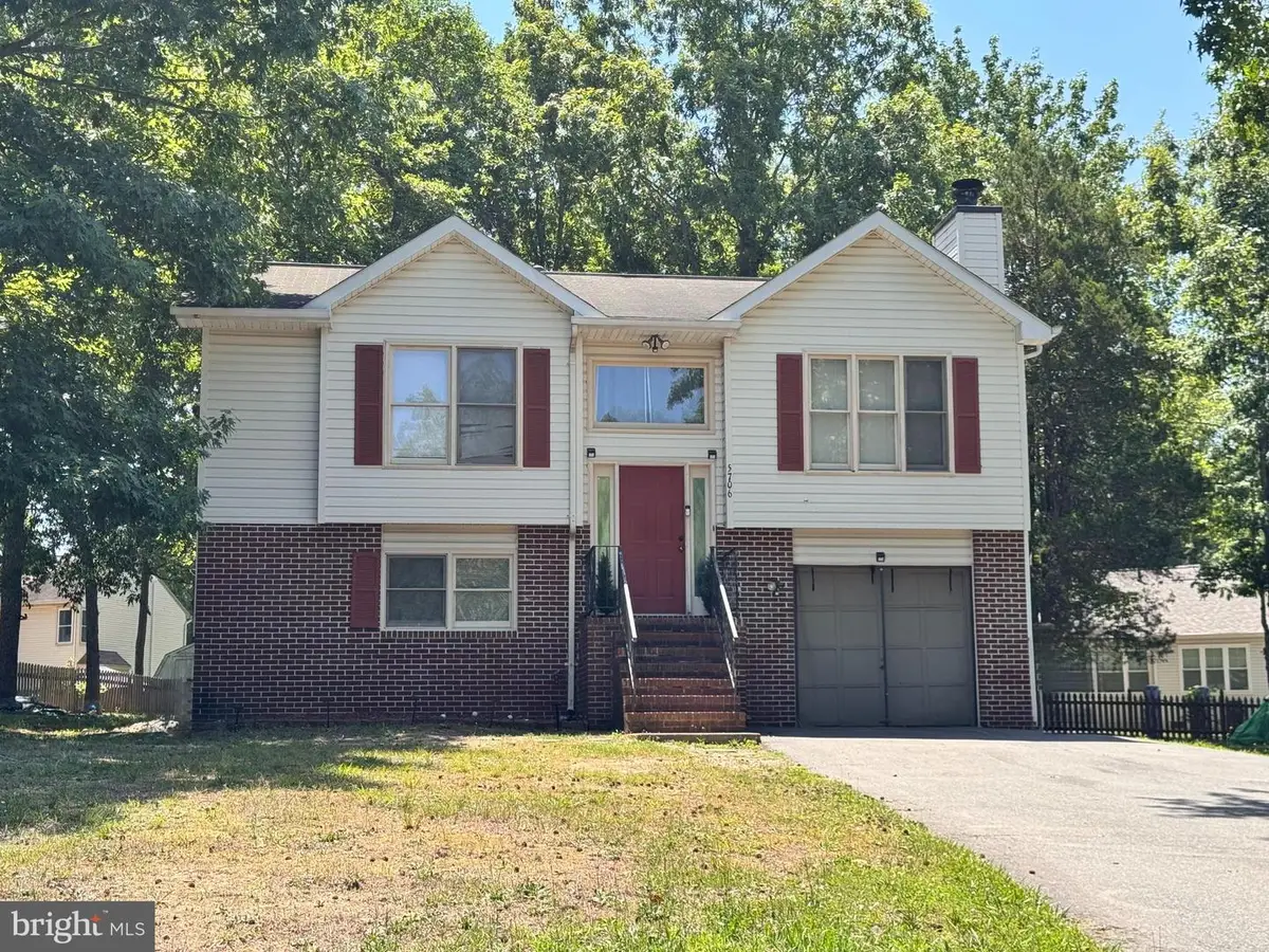 5706 Stone Meadow Dr, Fredericksburg, VA 22407 - #1