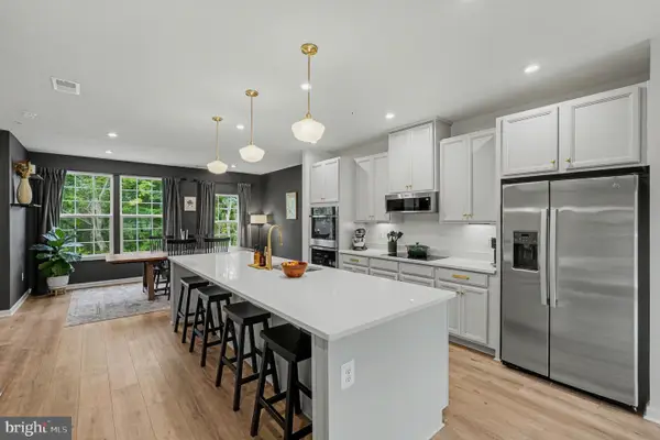 7965 Independence Dr, SPOTSYLVANIA, VA 22553