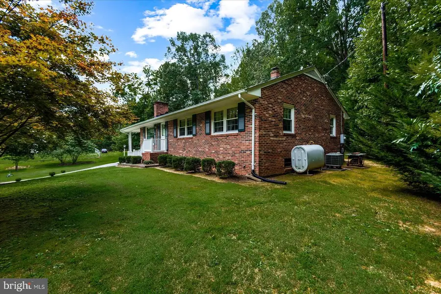 8420 Robert E Lee Dr, Spotsylvania, VA 22551 - #3