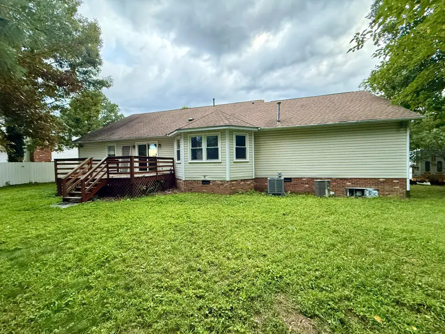 505 Maple Grove Dr, Fredericksburg, VA 22407 - #2