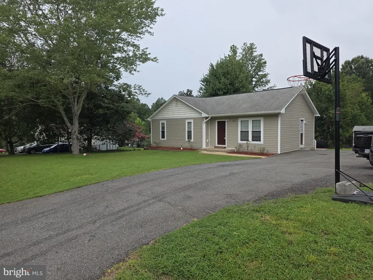 6113 Windsor Dr, Fredericksburg, VA 22407 - #1