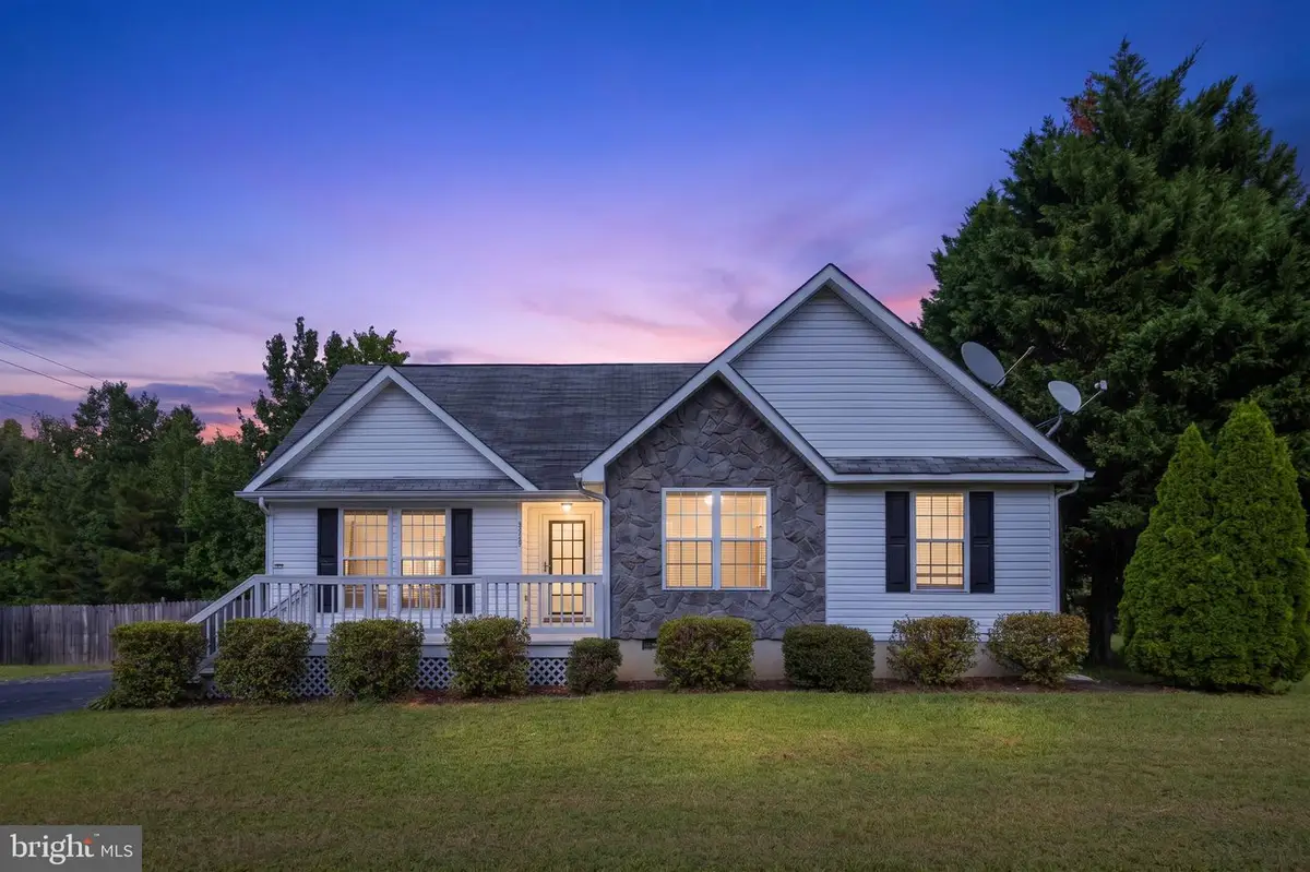 8711 Jenny Ln, Fredericksburg, VA 22407 - #1