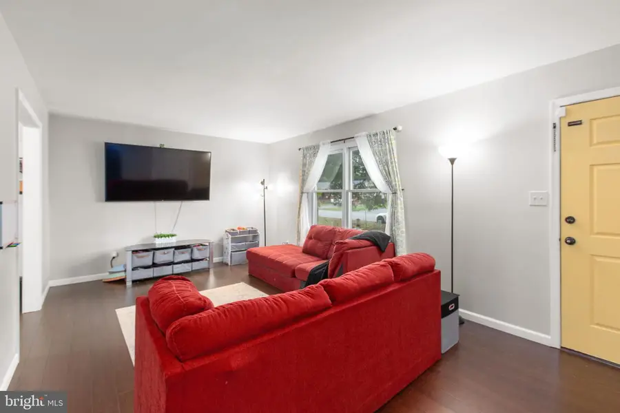 3909 Glazebrook Dr, Fredericksburg, VA 22407 - #2