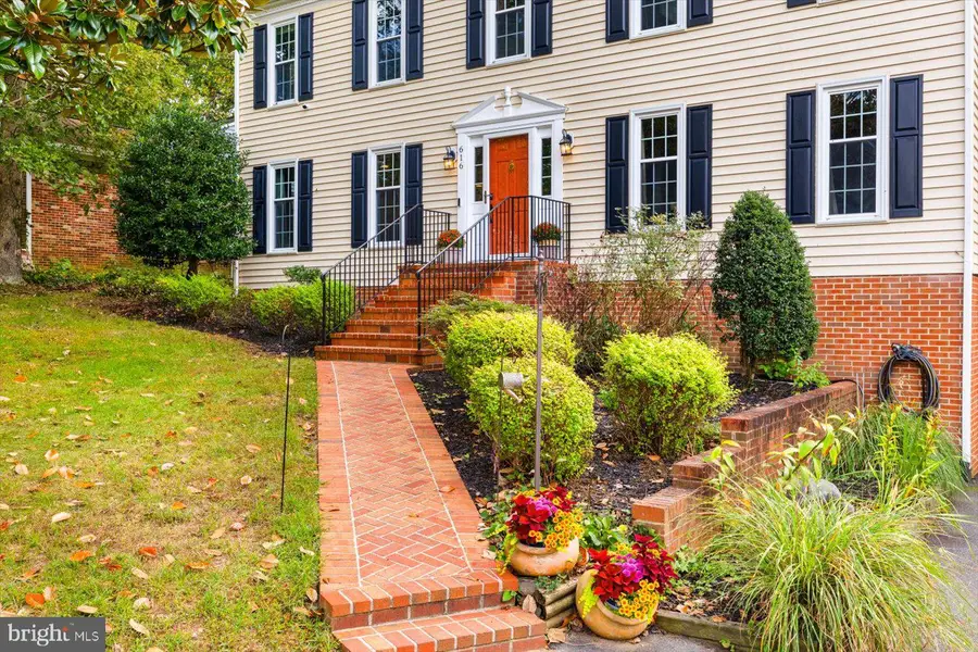 616 Winterberry Dr, Fredericksburg, VA 22405 - Image #2