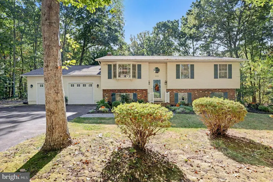 515 Walnut Dr, Fredericksburg, VA 22405 - Image #2