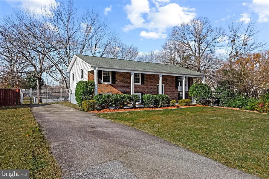 611 Edwards Dr, Fredericksburg, VA 22405 - Image #3