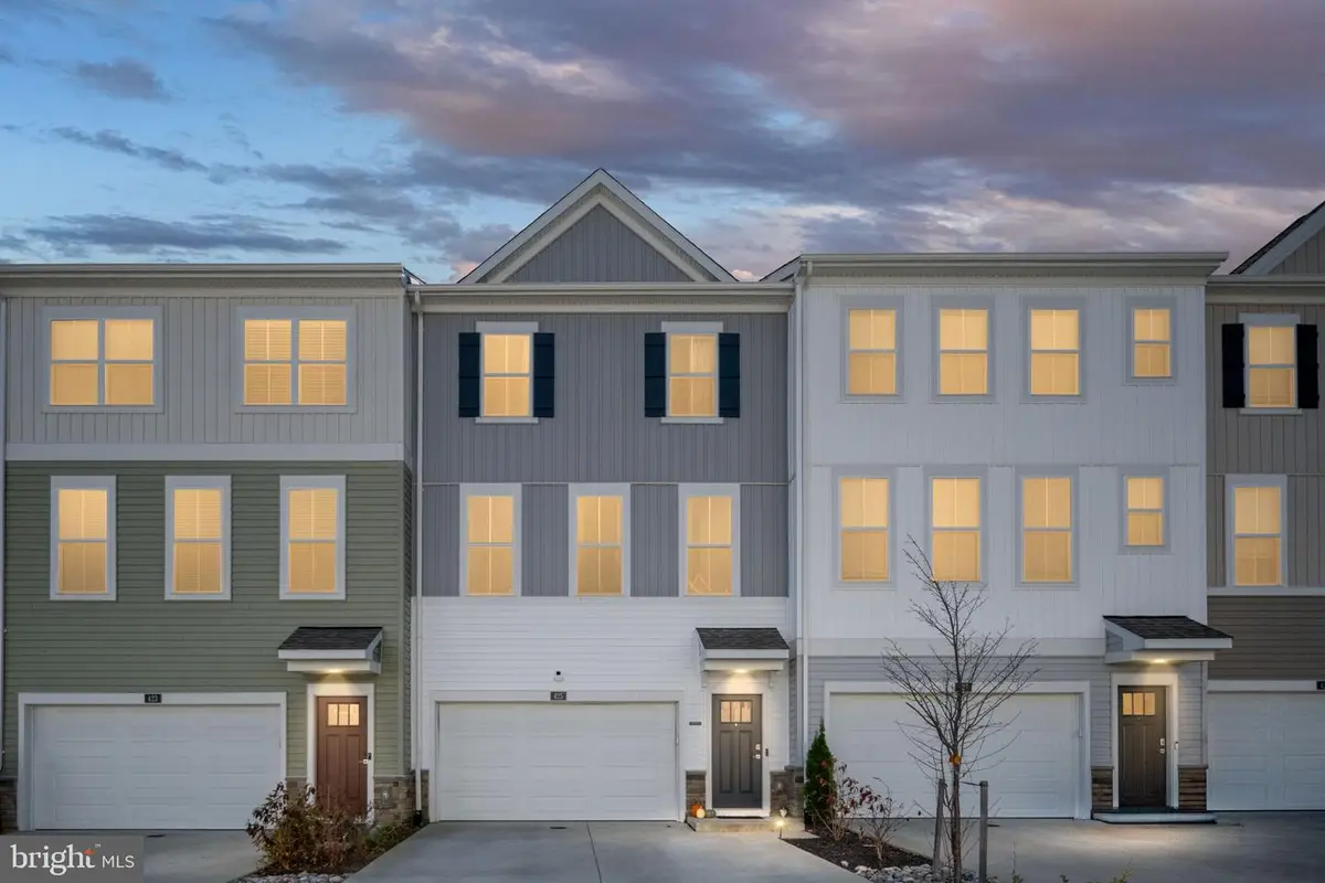 425 Snowberry Ln, Fredericksburg, VA 22405 - Image #1