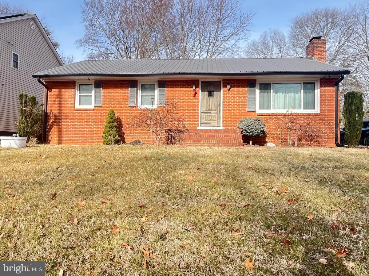 1205 Holly St, Fredericksburg, VA 22405 - #1