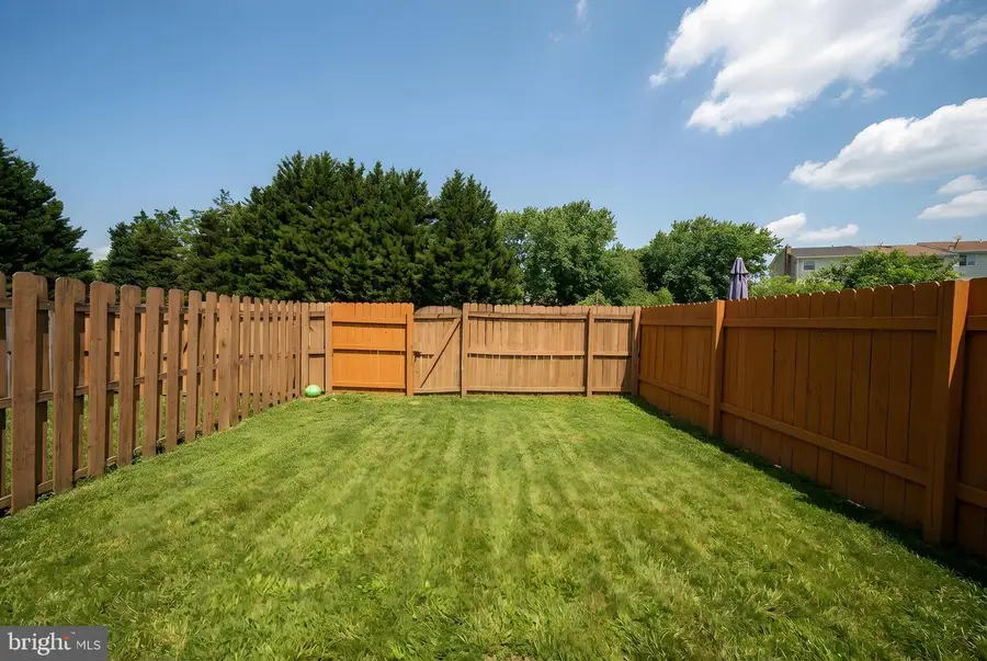 1609 Meadow Dr, Fredericksburg, VA 22405 - #3