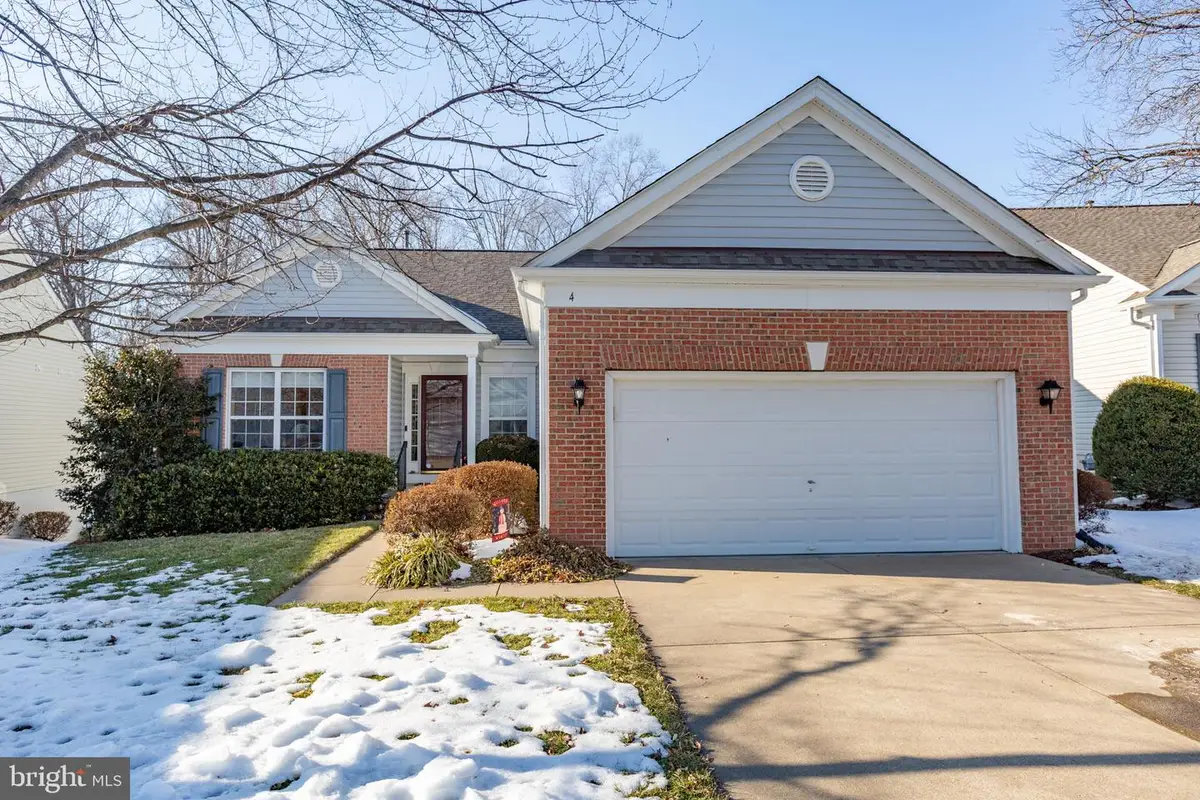 4 Covington Dr, Fredericksburg, VA 22406 - #1