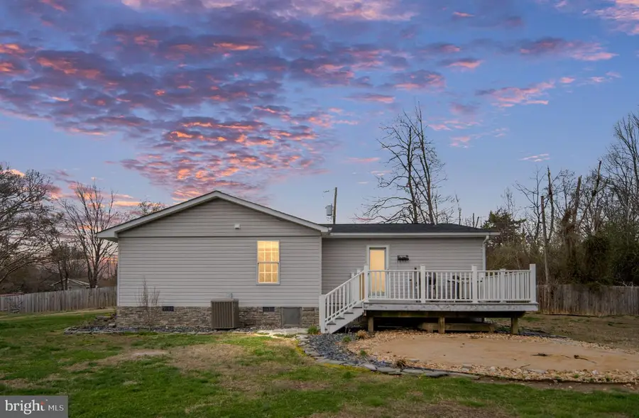 371 Greenbank Rd, Fredericksburg, VA 22406 - #3