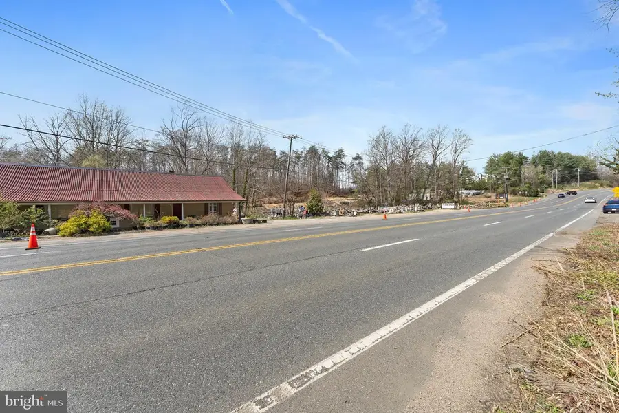 3361 Richmond Hwy, Stafford, VA 22554 - #3