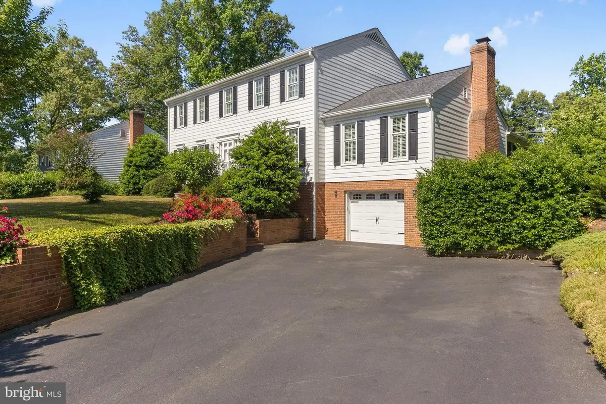 212 Camden Dr, Fredericksburg, VA 22405 - #1