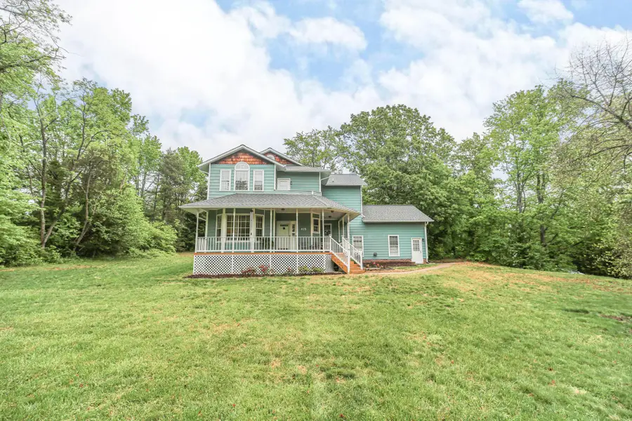 615 Falmouth Dr, Fredericksburg, VA 22405 - #3