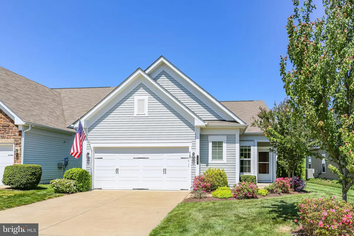 19 Point Bluff St, Fredericksburg, VA 22406 - #1