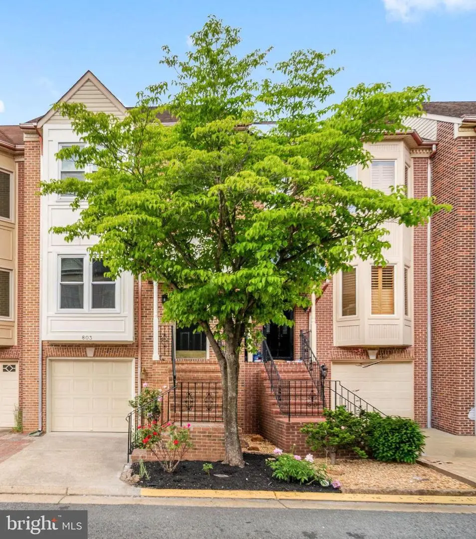 803 Shaw Ct, Fredericksburg, VA 22405 - #1