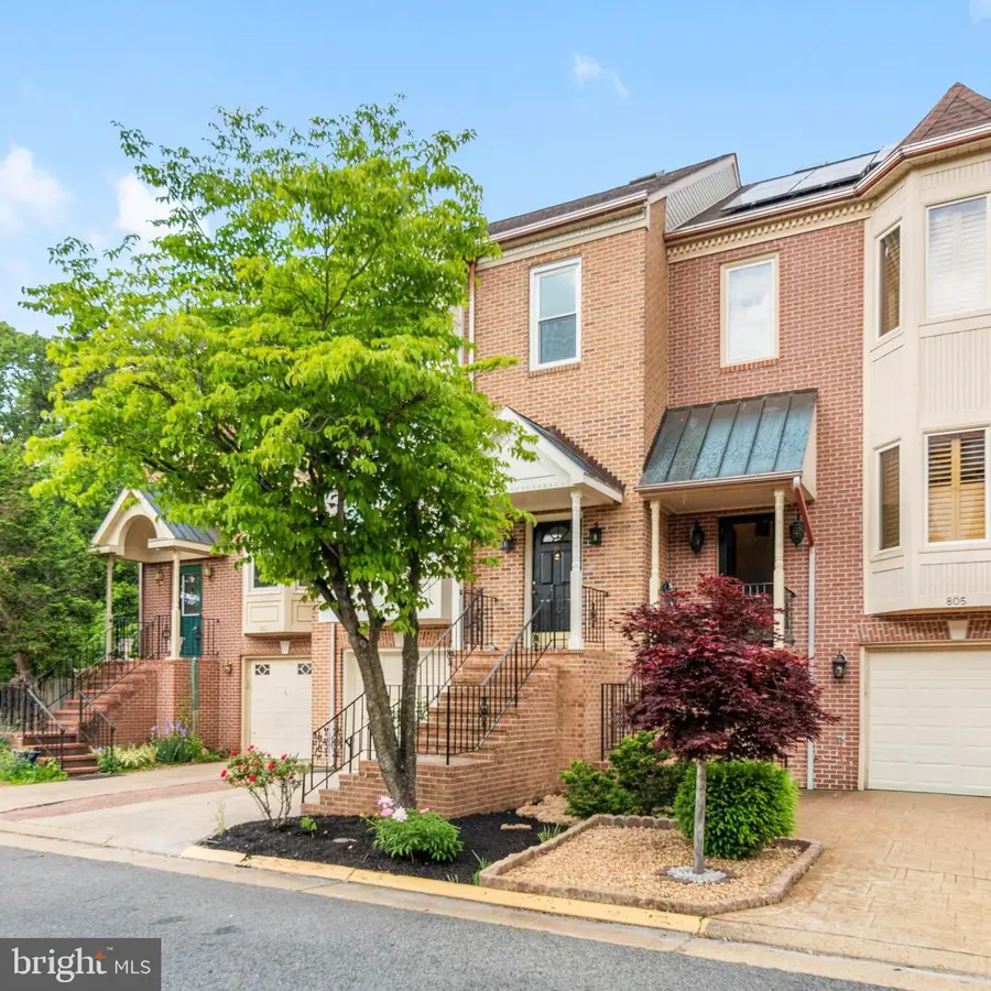 803 Shaw Ct, Fredericksburg, VA 22405 - #2