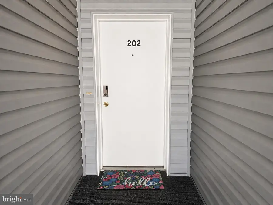 202 Dover Pl #202, Stafford, VA 22556 - #2